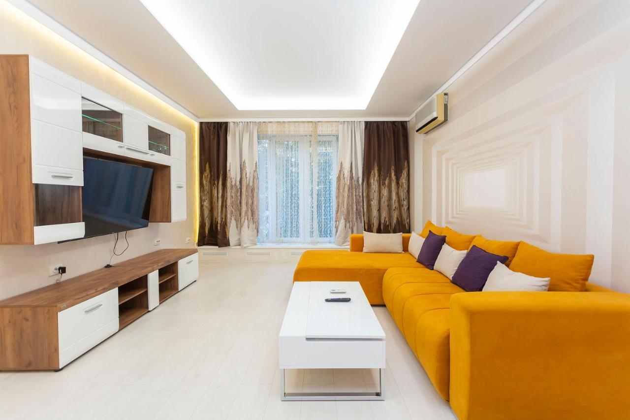Central Vitosha Apartment Sofia Esterno foto